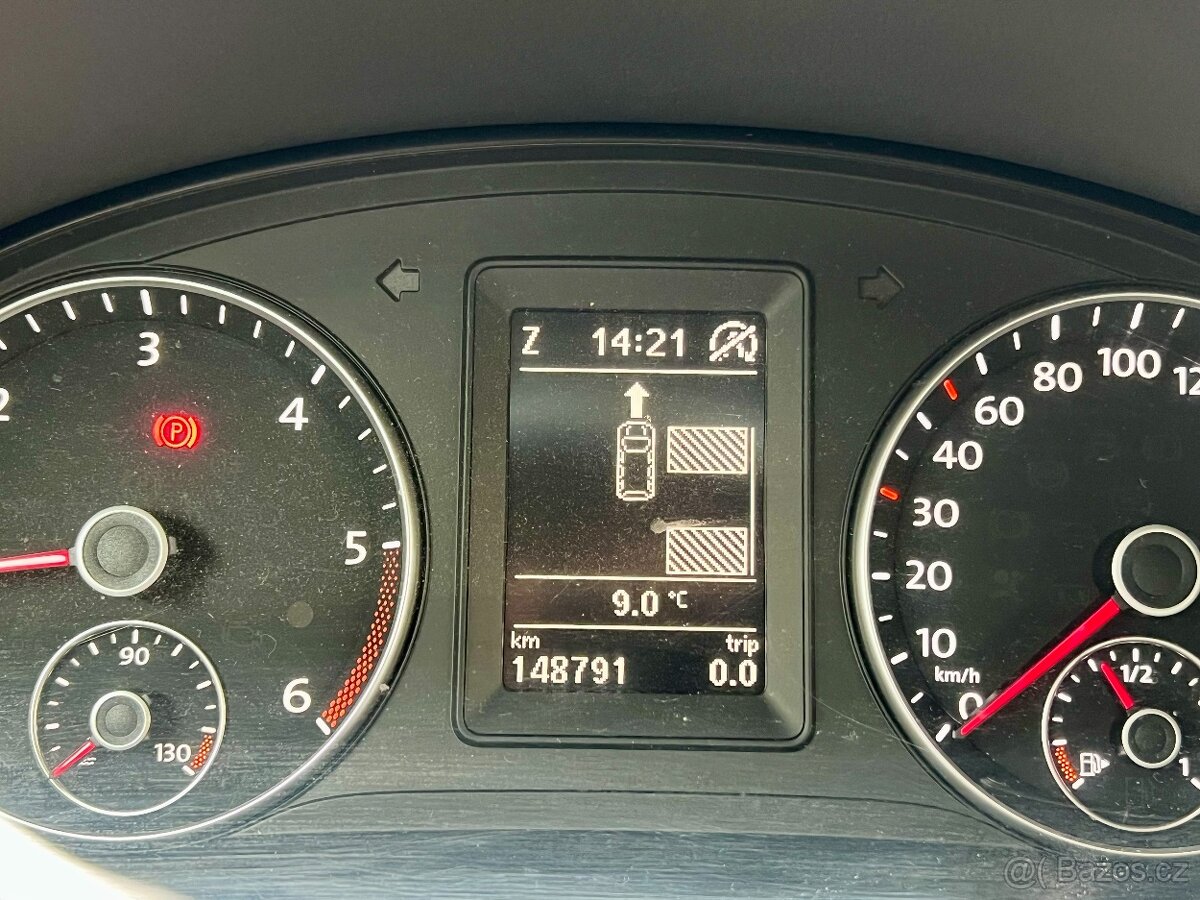 Volkswagen Touran 1,6 TDi NAVI / kamera / 2013 - 15