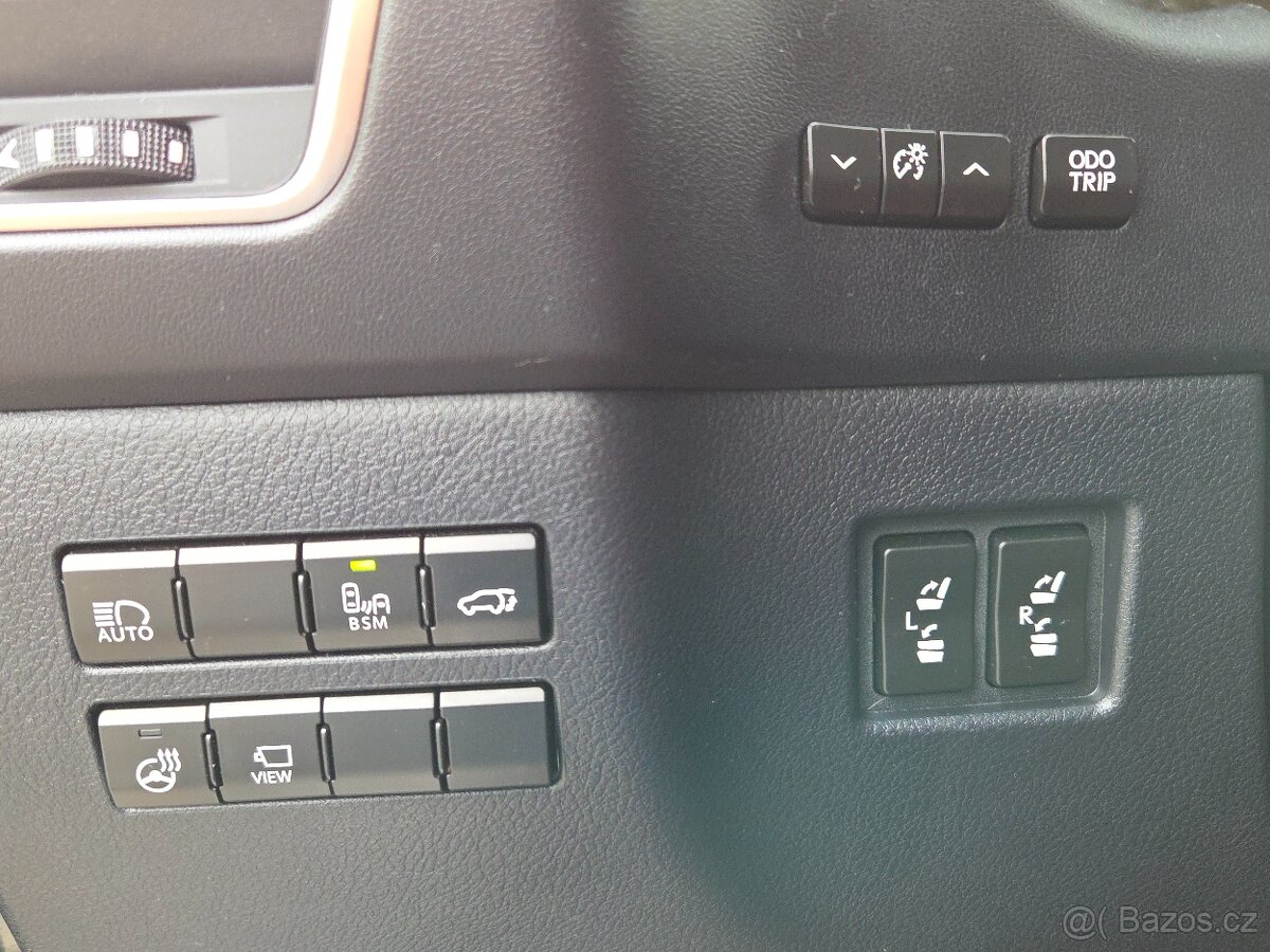 Lexus NX 300h 114kw LUXURY MAX rok 2018 - 15