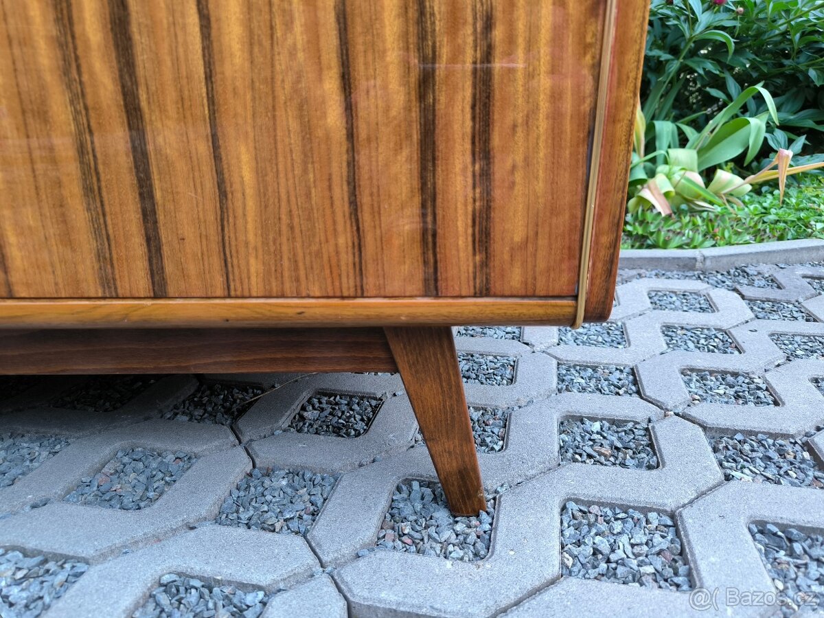 Retro šatní skříň B. Landsman a H. Nepožitek - 60. léta - 15