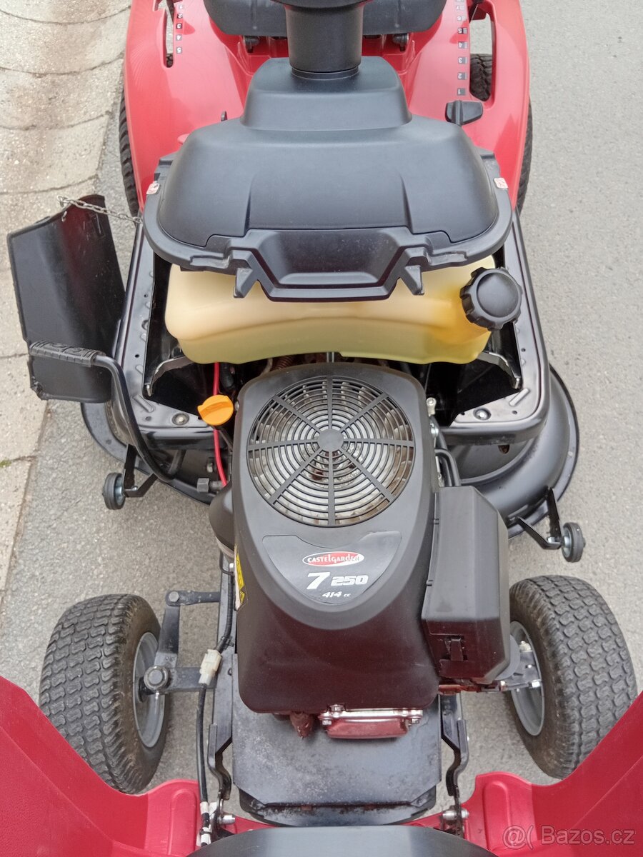 Prodám zahradní traktor Twin-Cut 12.5Hp - 15