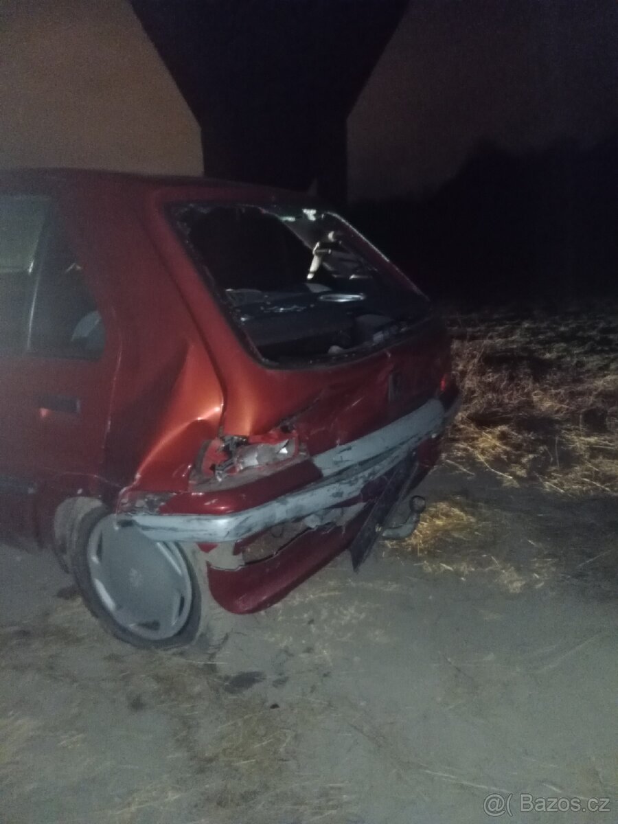 Peugeot 106 1.2 po nehodě - 15