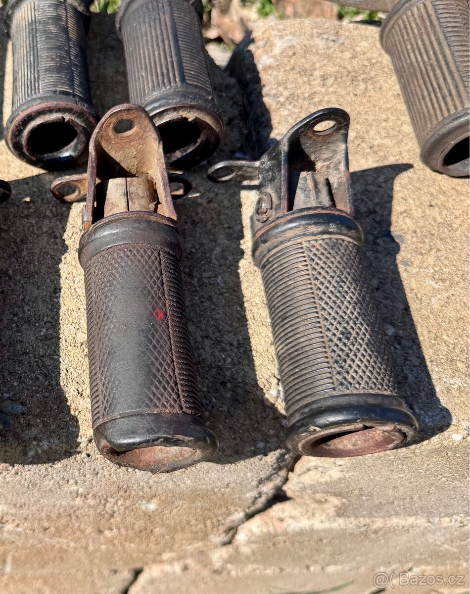 Jawa ČZ kývačka, ČZ - stupačky - 15