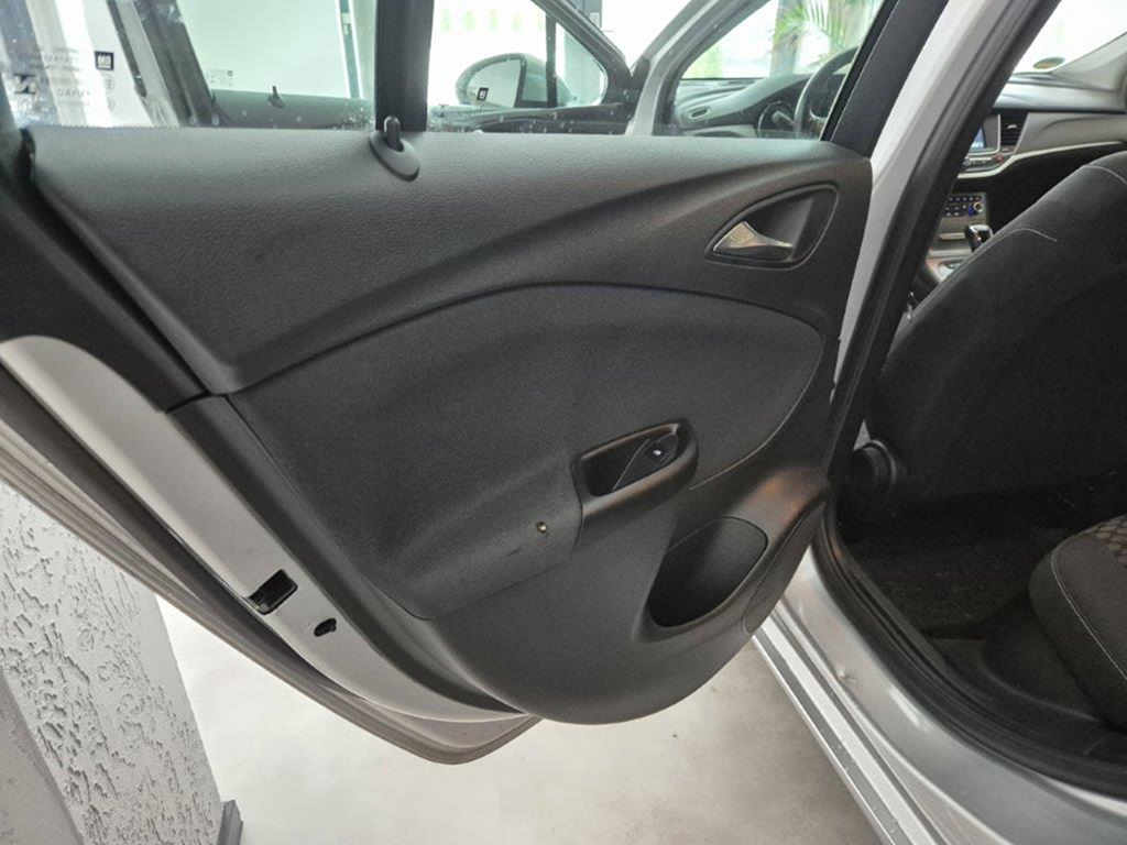 Opel Astra 1,6 CDTi 81kW Excite ST - 15