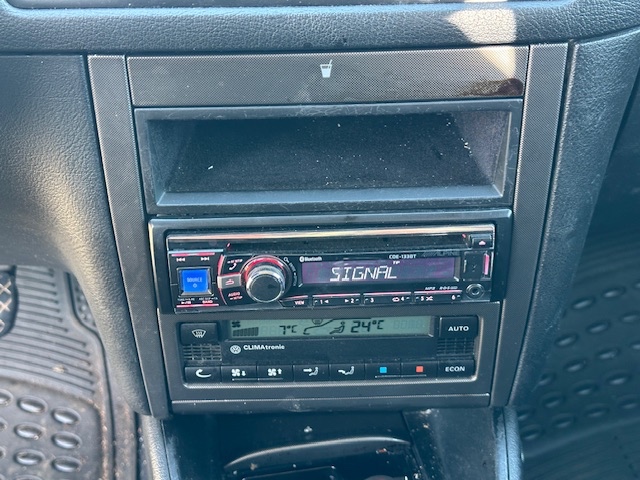 Volkswagen Bora 1.6 benzin - 15