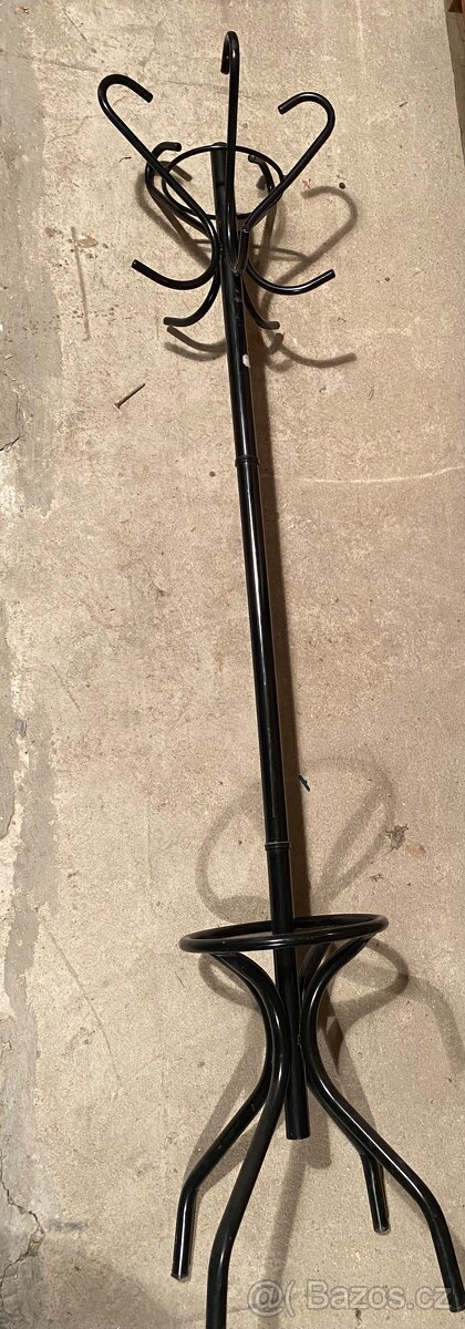 Věšák kovový, dřevěný, více kusů - 15