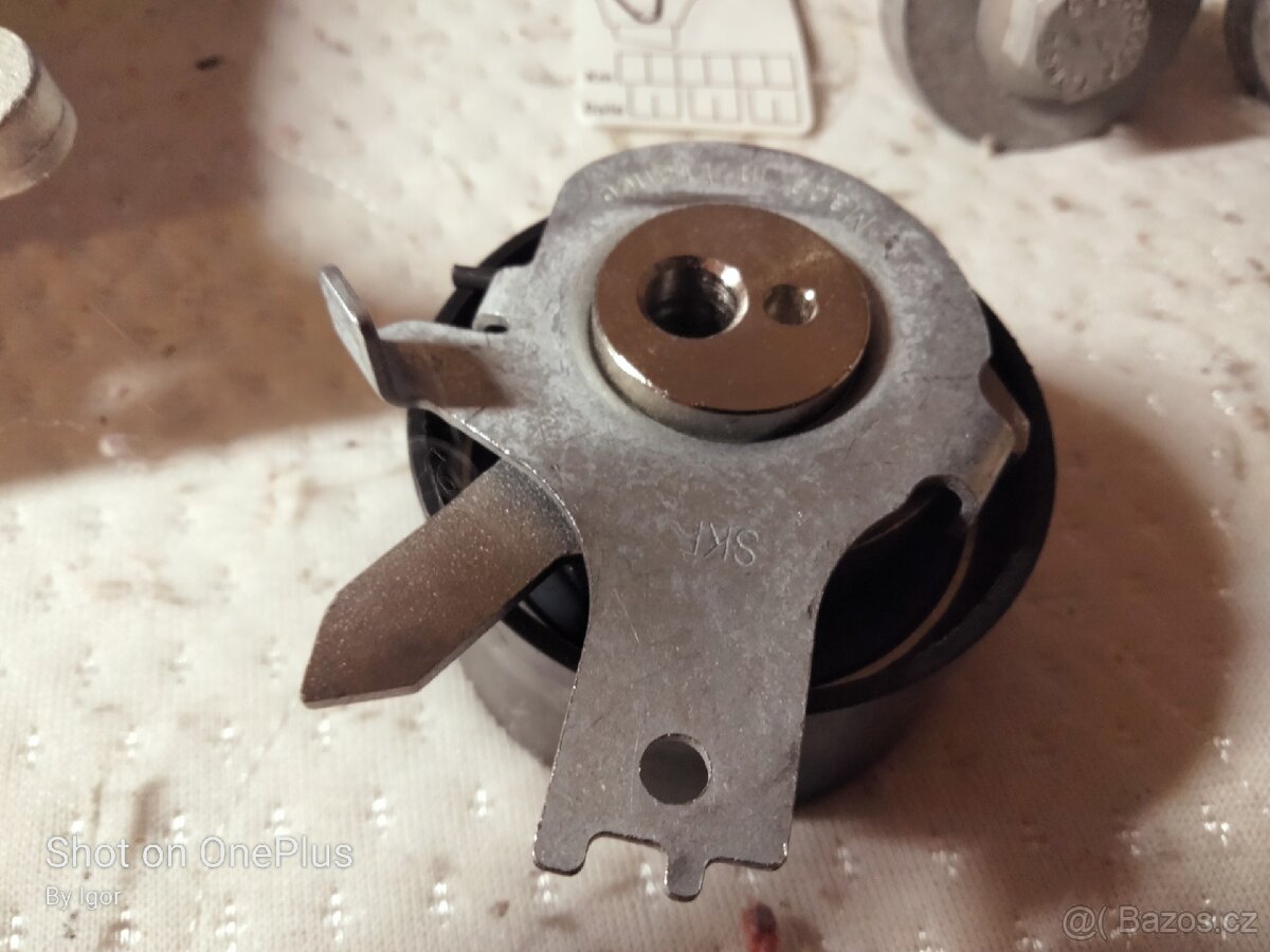 Vodňí čerpadlo, chlazeňí motoru. SKF VKPC 86419 - 15