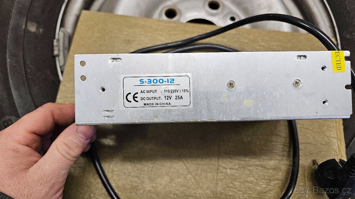 Malé krokové motory a napájecí zdroj - 15