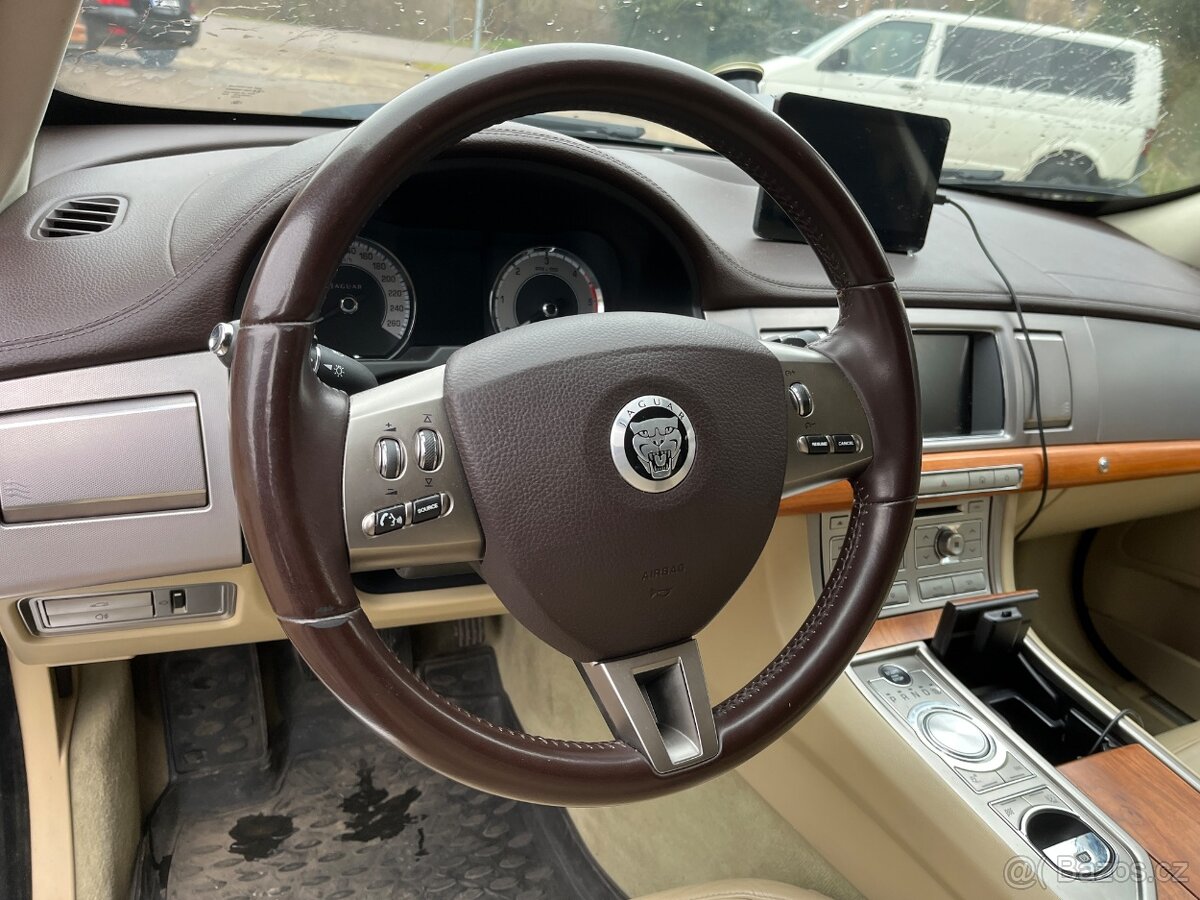 Jaguar XF 3.0D 177kw - 15