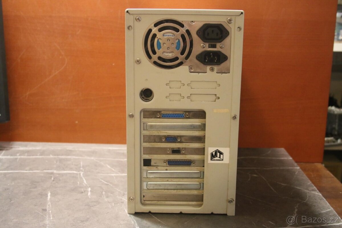 MUZEUM PC - Staré PC - 486DX4 Plus - 15