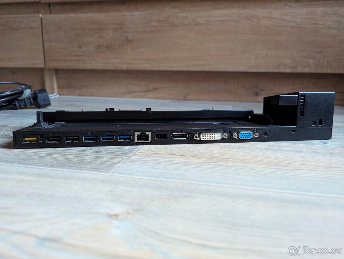 Lenovo Thinkpad X260 i5 včetně dokovací stanice Lenovo - 15