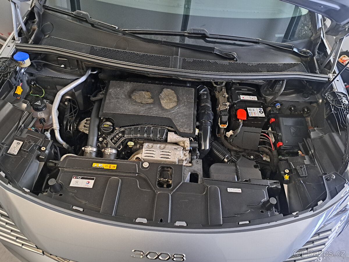 Peugeot 3008 1,2 PT ALLURE - 1828 - 15