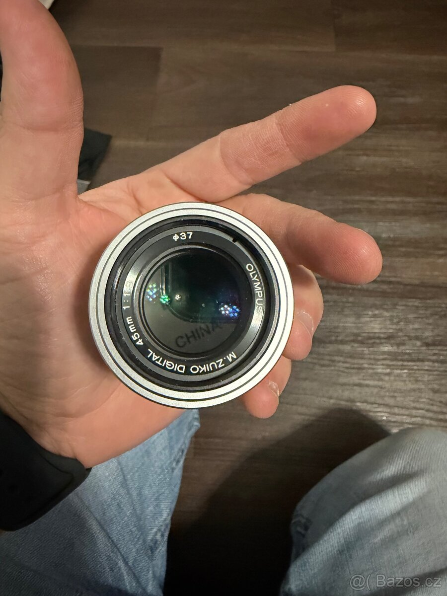 Olympus OM-D E-M5 s příslušenstvím - 15