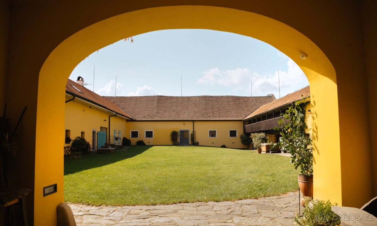 Objekt bývalého statku Český Krumlov, 5 km stranou - 15