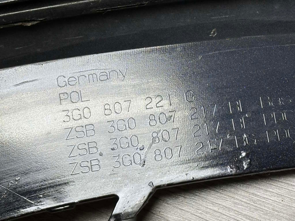 VW PASSAT B8 LIFT nárazník R-LINE 6xPDC 3G0807221G POŠKOZENÝ - 15