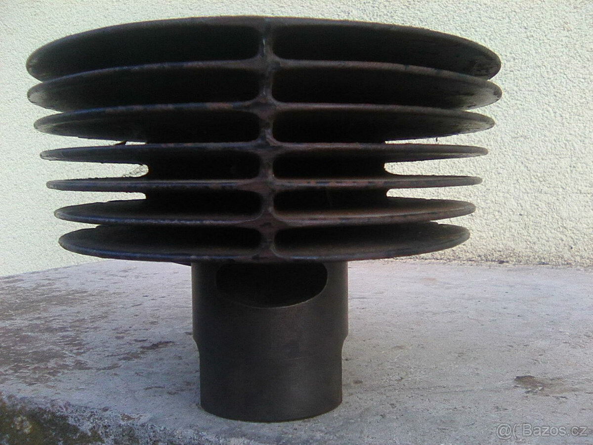 čz 125/175 450/453 - kryty řetězu a motoru,válce a držák ped - 15