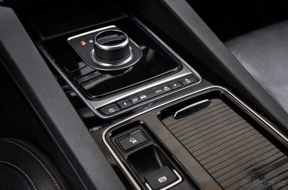 Jaguar F-Pace 2.0D 132kw 4x4 AT/8 2018 - 15
