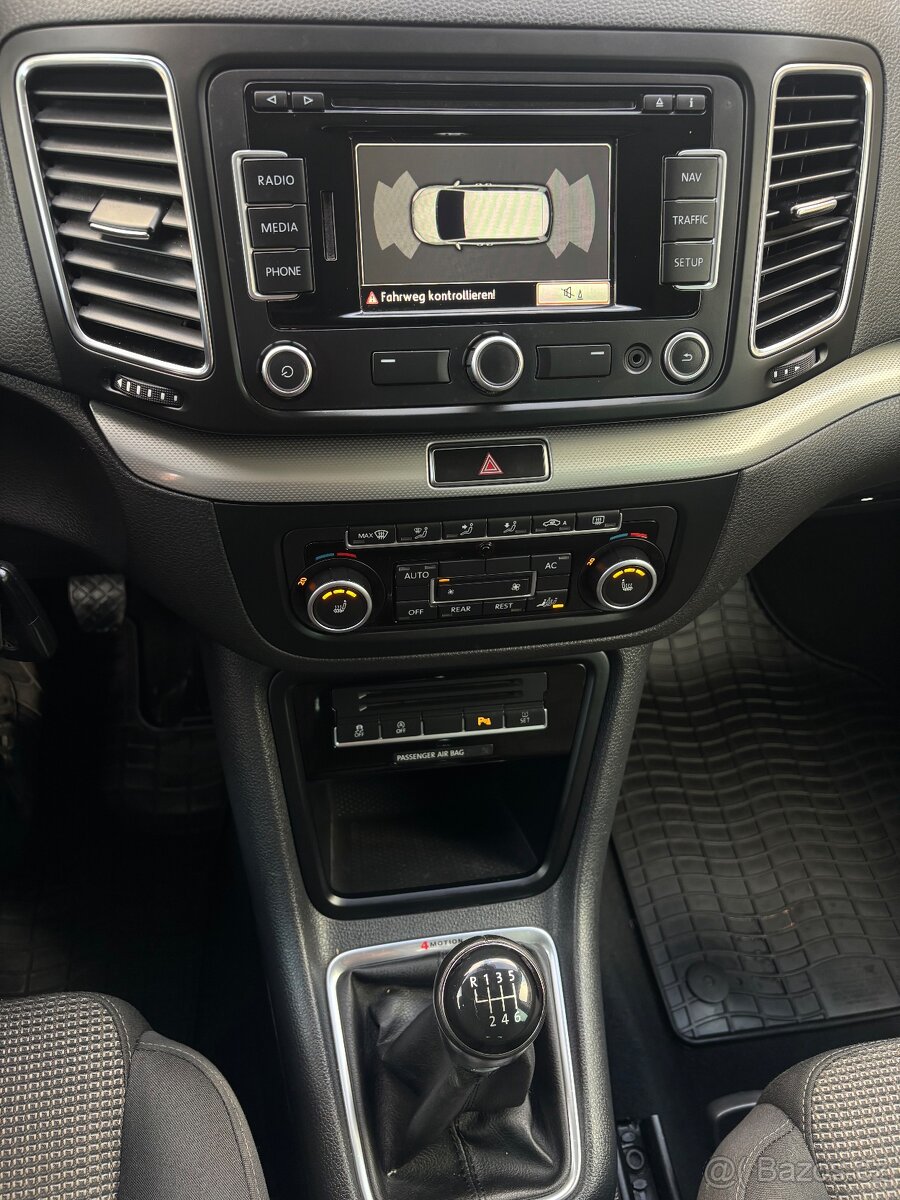 Volkswagen sharan 7 miest 4 motion bixenon navi tažne - 15