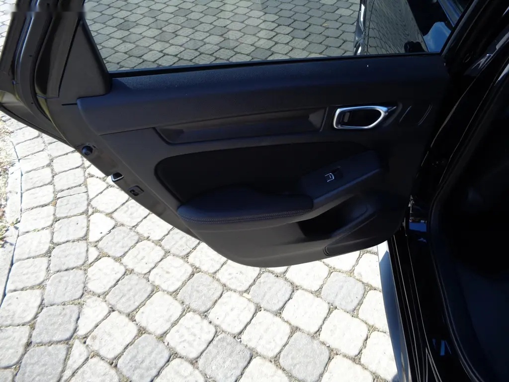 Honda Civic, 2,0 e:HEV Sport VÝPRODEJ - 15