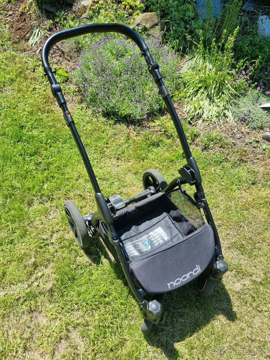 Kočárek Noordi fjordi 2v1 černý - 15