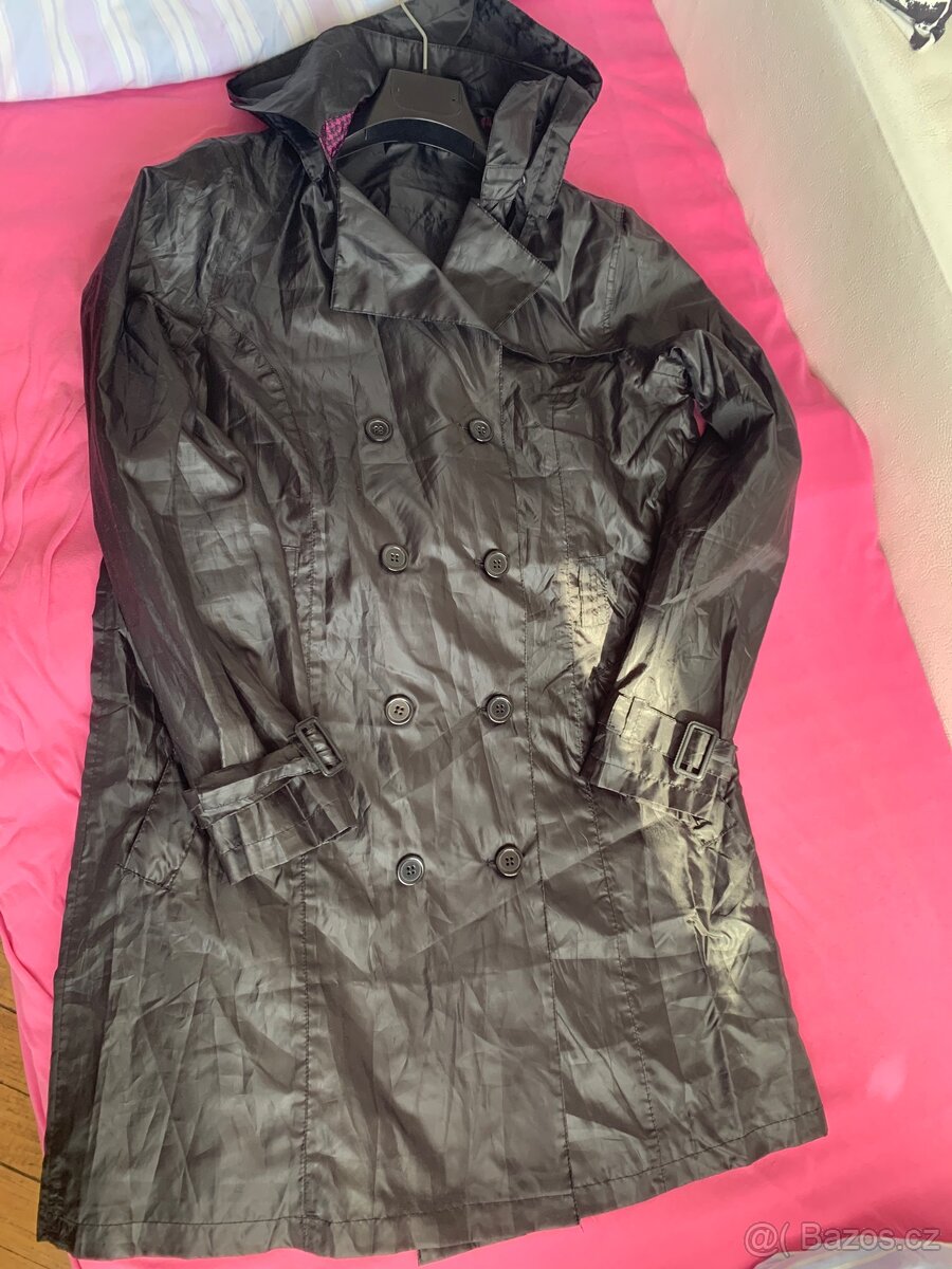 Krásný černý trenčkot do deště - 15