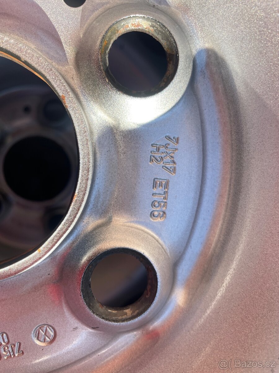 Zimní pneu kola VW T5,T6,T7 215/60/17C - 15