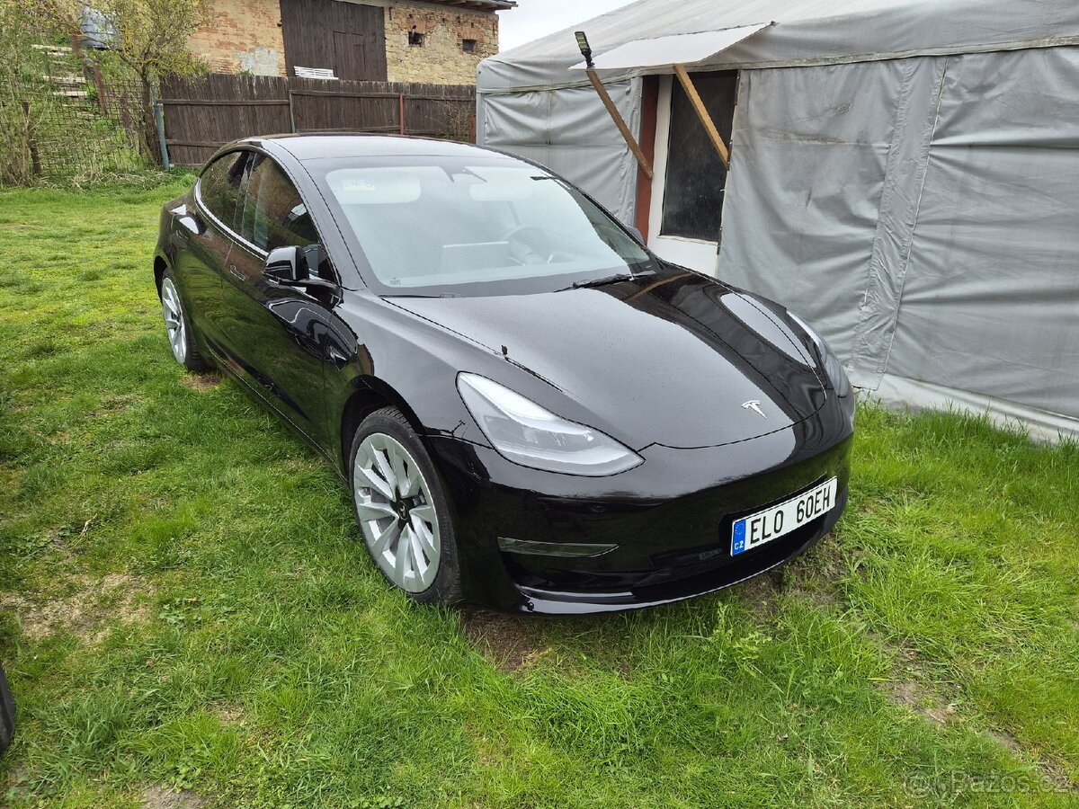 Prodám Tesla model 3 SR - 15