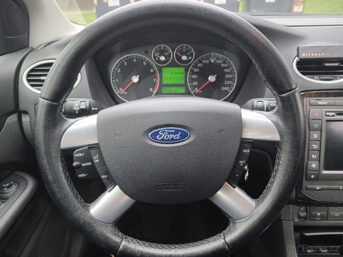 Ford Focus 1.6 16V Ghia - 15