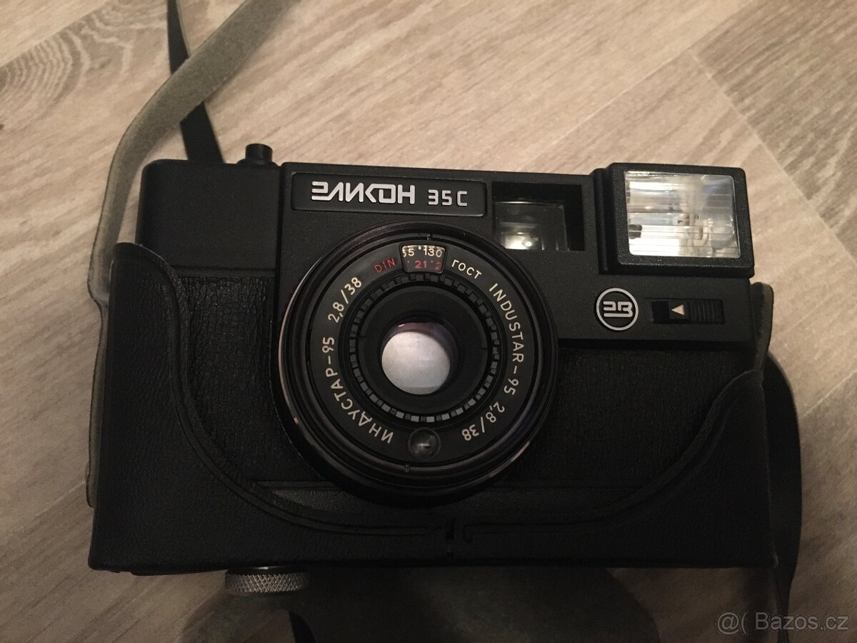 Staré retro fotoaparáty - 15