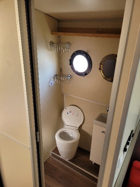 Hliníková loď s kajutou - 15