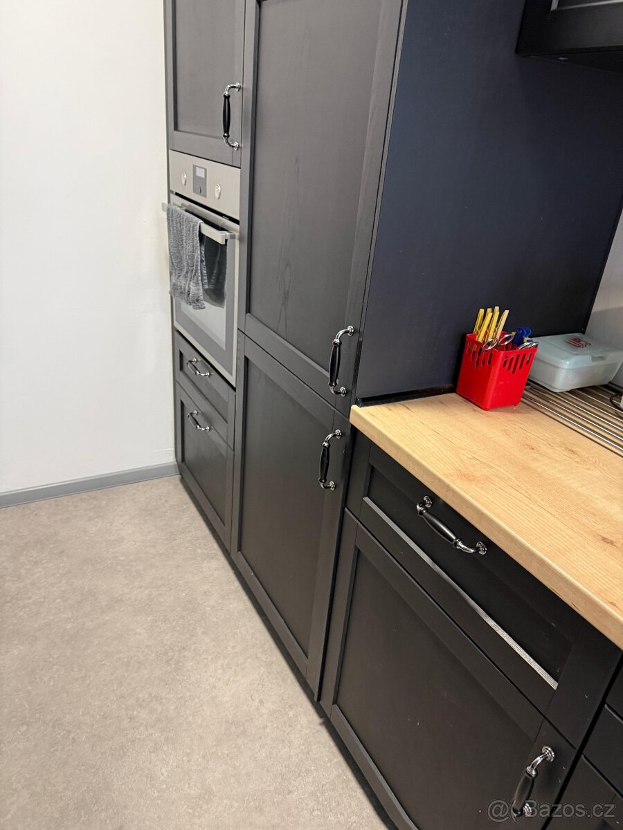 KUCHYNSKÉ DVIŘKA IKEA - 15