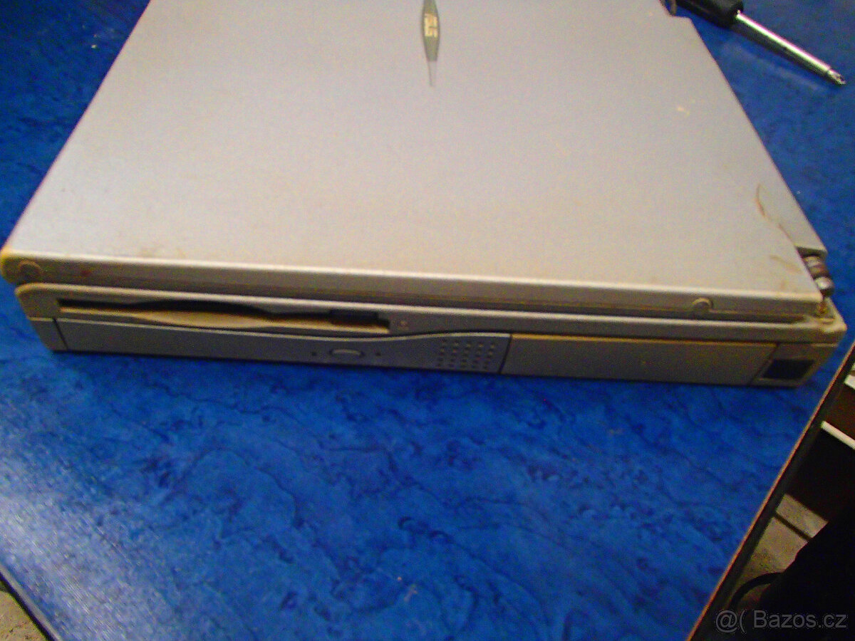 Notebook ASUS L7300 historický - 15