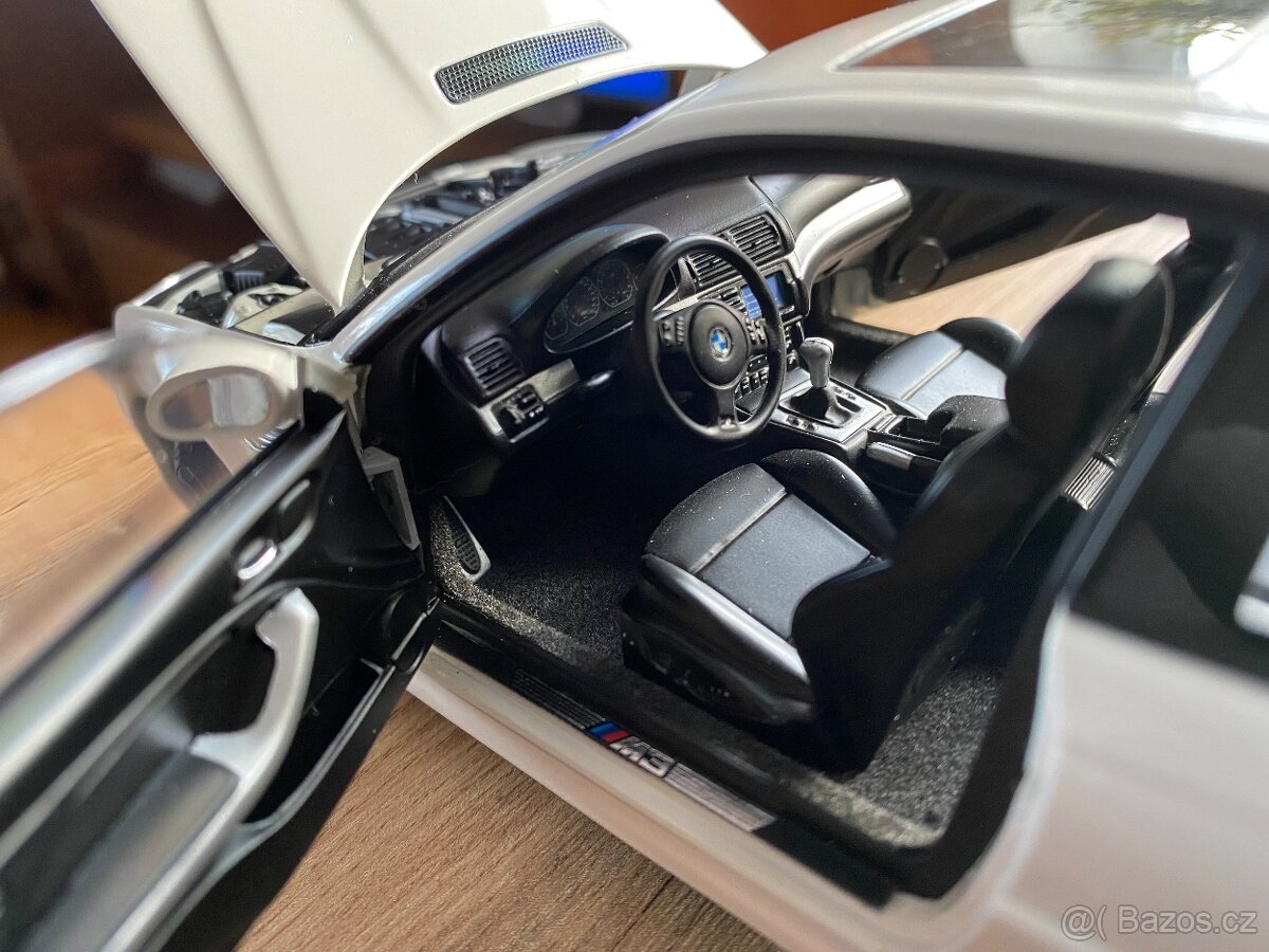 BMW M3 e46 AUTOart 1:18 - 15