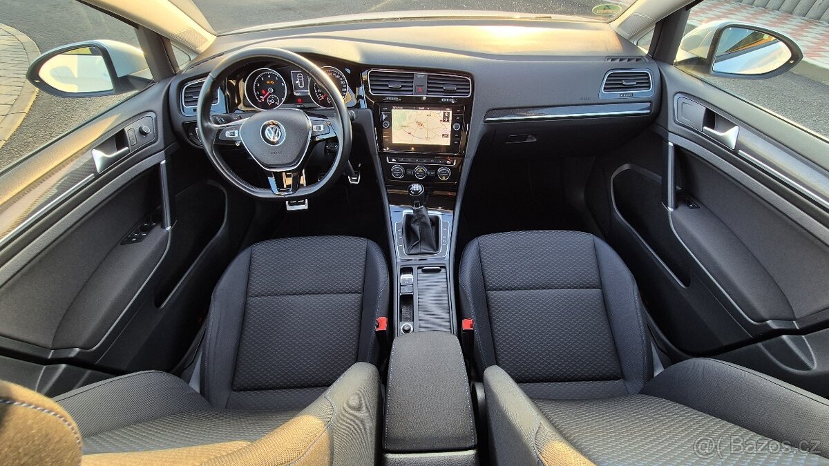 Golf VII 1,0 tsi 85kw, 2020, velmi pěkný - 15
