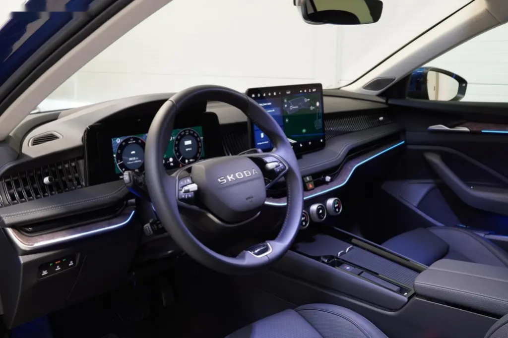 Škoda Superb, 2.0TDI,142KW,4x4,L&K,HUD,VENTI - 15