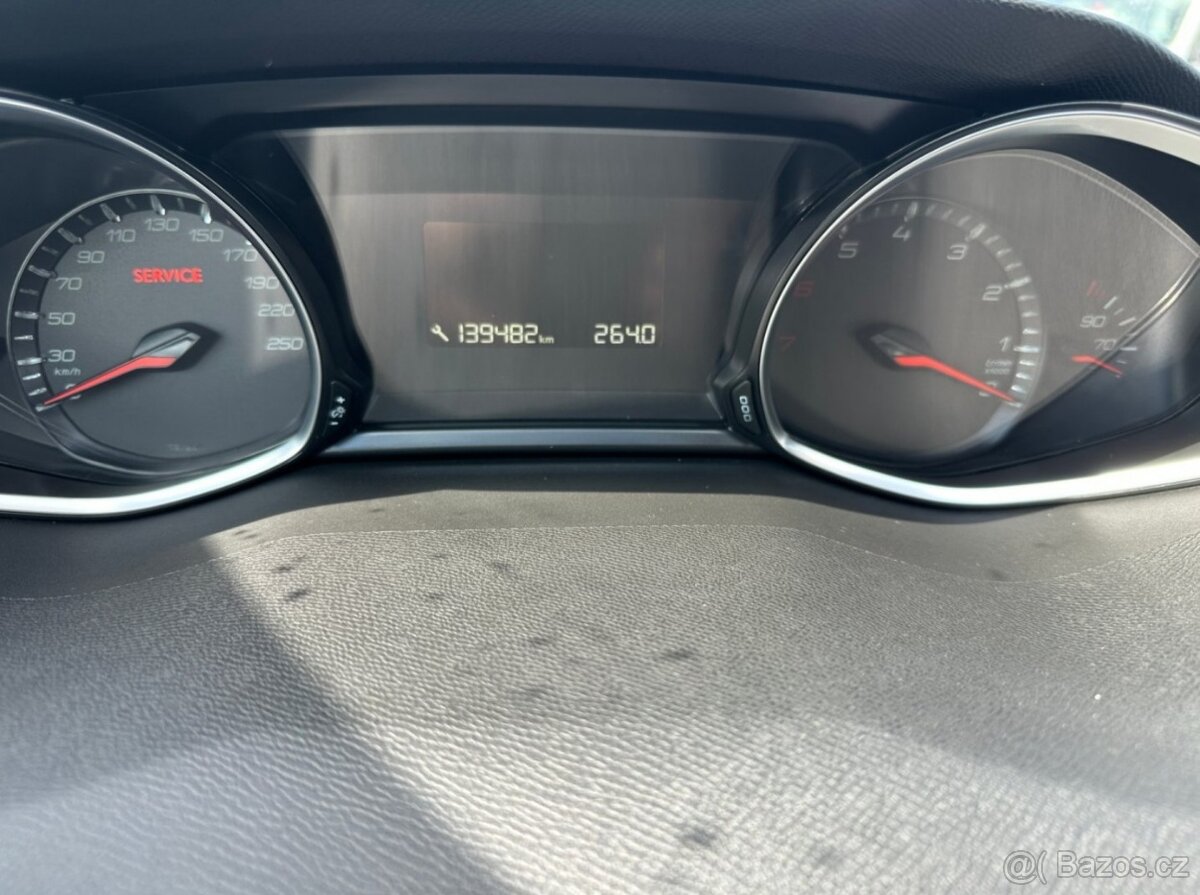 prodáváme Peugeot 308 1.2 Turbo 81kw - 15