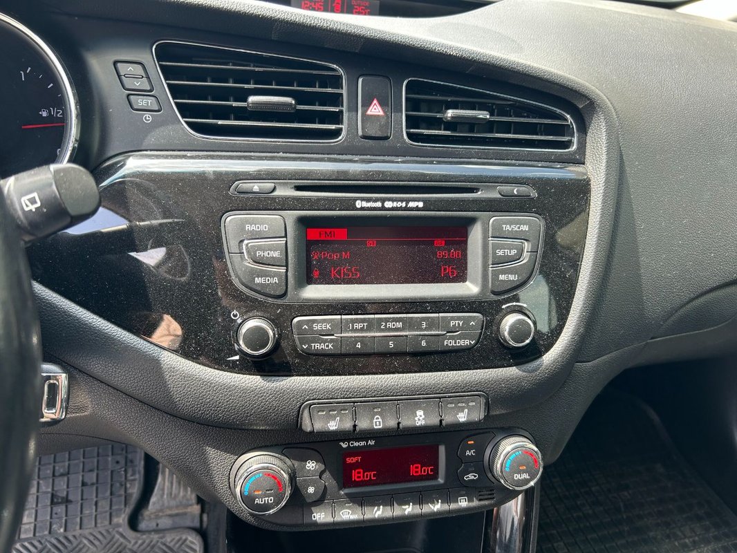 Kia Ceed 1.6 CRDI kombi 2014 - 15