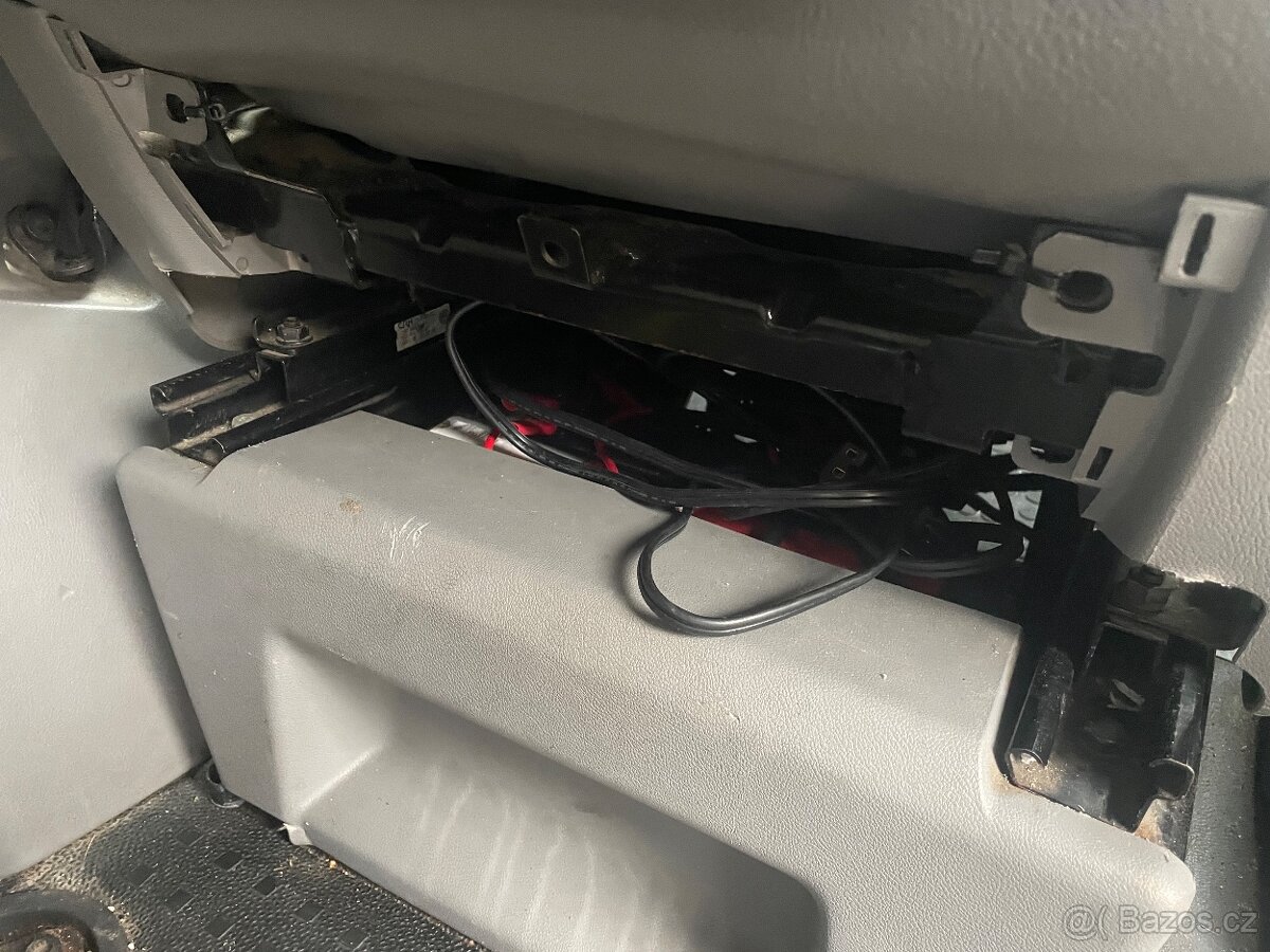 Vw caravelle 2.5 tdi - 15