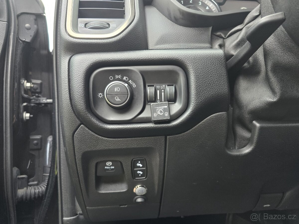 Dodge RAM Sport 5.7 HEMI - 15