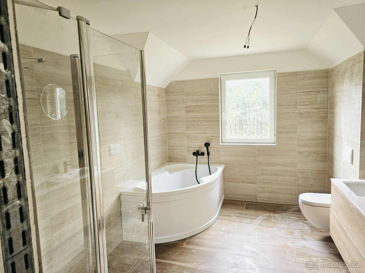 Pronájem rodinného domu 6+1, 183 m2 - 15