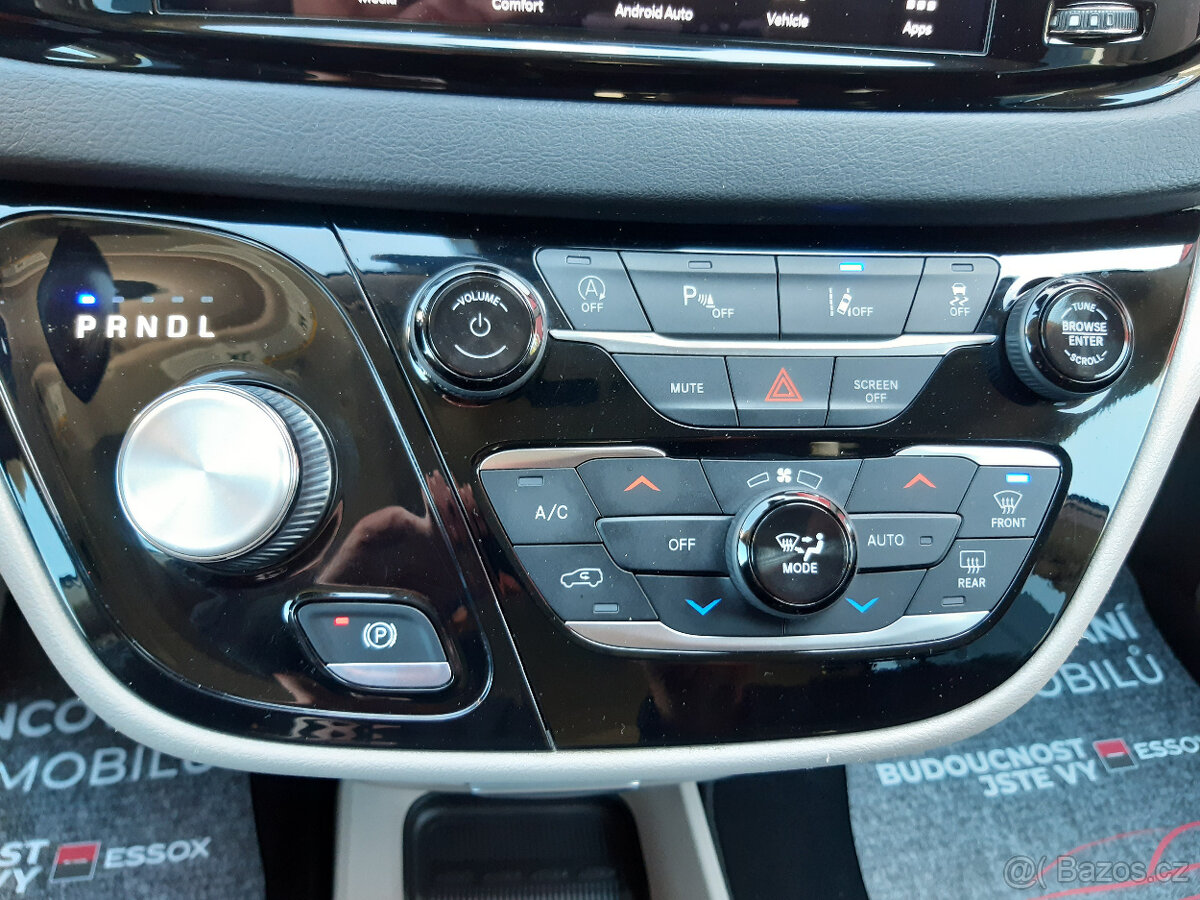 Chrysler Pacifica 3,6L, kůže, radar, 7míst, 2021, nový model - 15