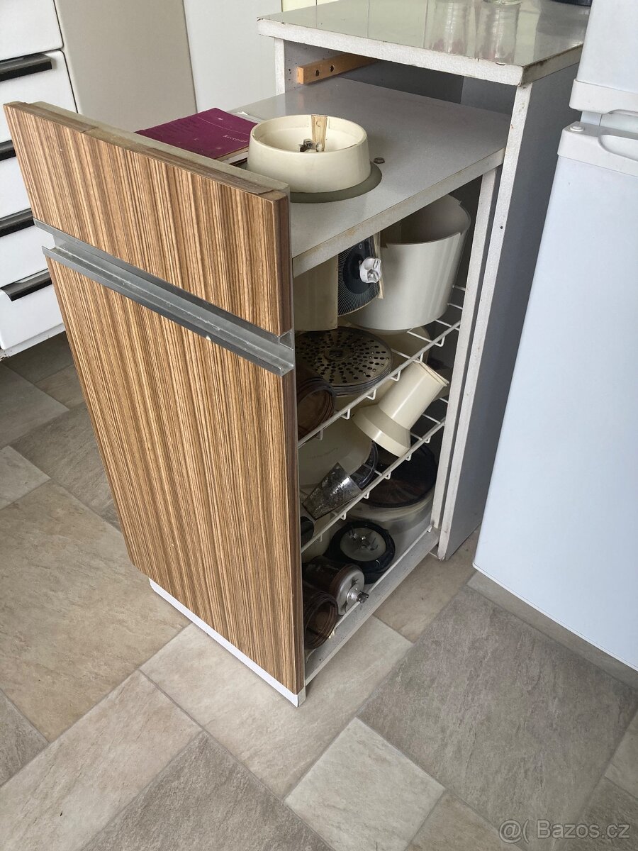 Nábytek a pračka za odvoz - 15