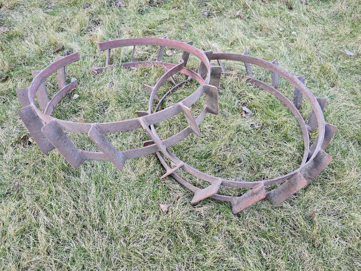 Malotraktor s vozíkem a příslušenstvím. - 15