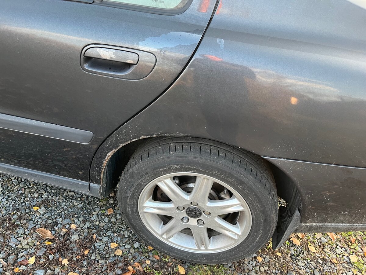 Volvo S60 2.4t - 15