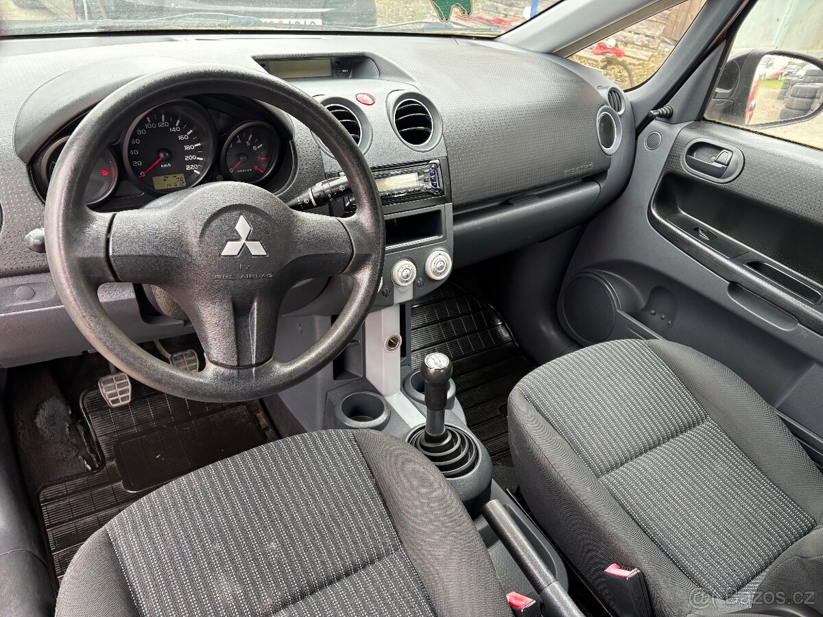 Mitsubishi Colt 1.1i - 15