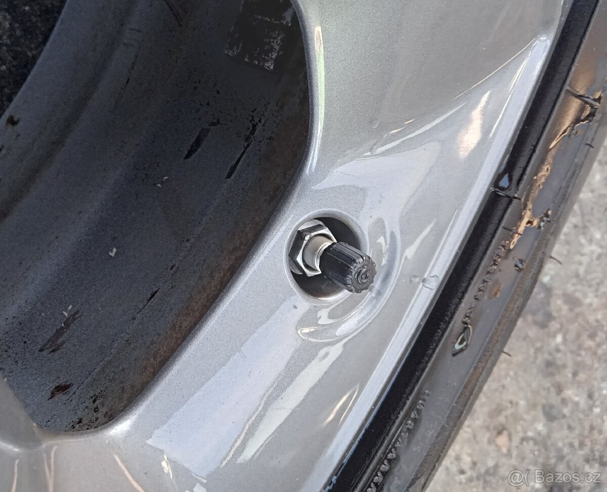 alu kola SUZUKI (rezervace JINDŘ.HR.) - 15