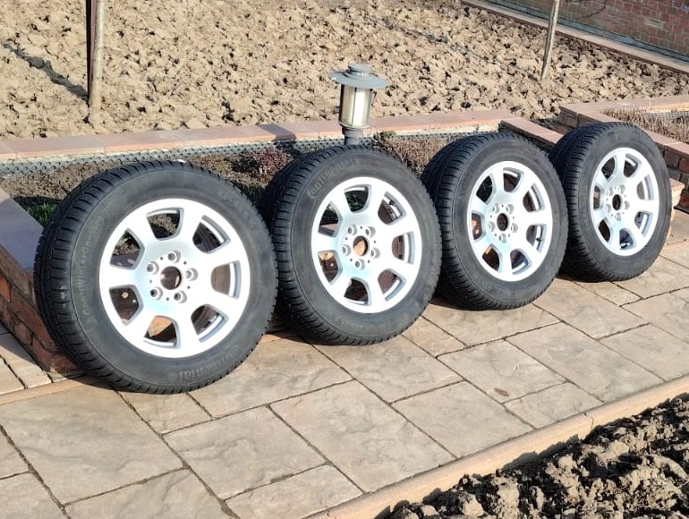 Prodám BMW (E60) 520i - 15