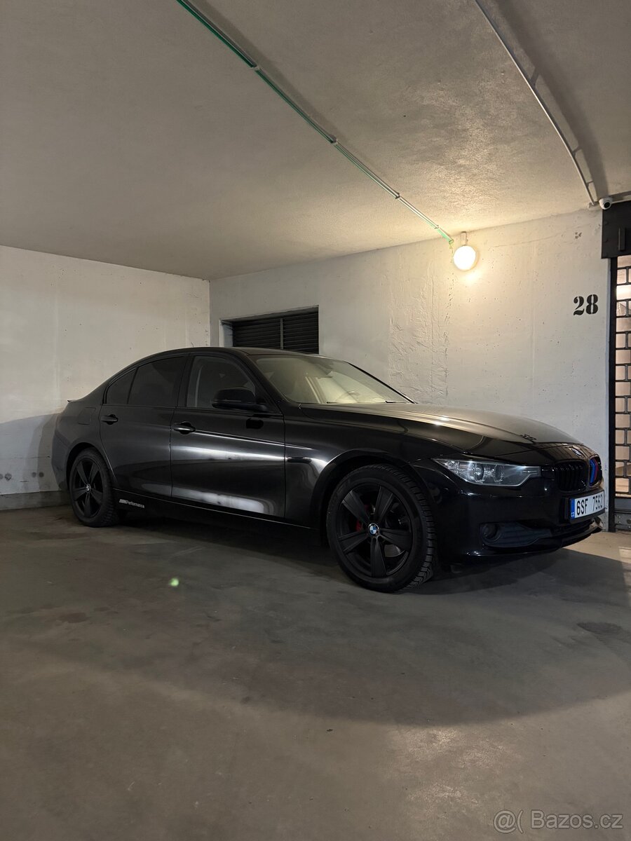 BMW F30 320d Nová STK - 15