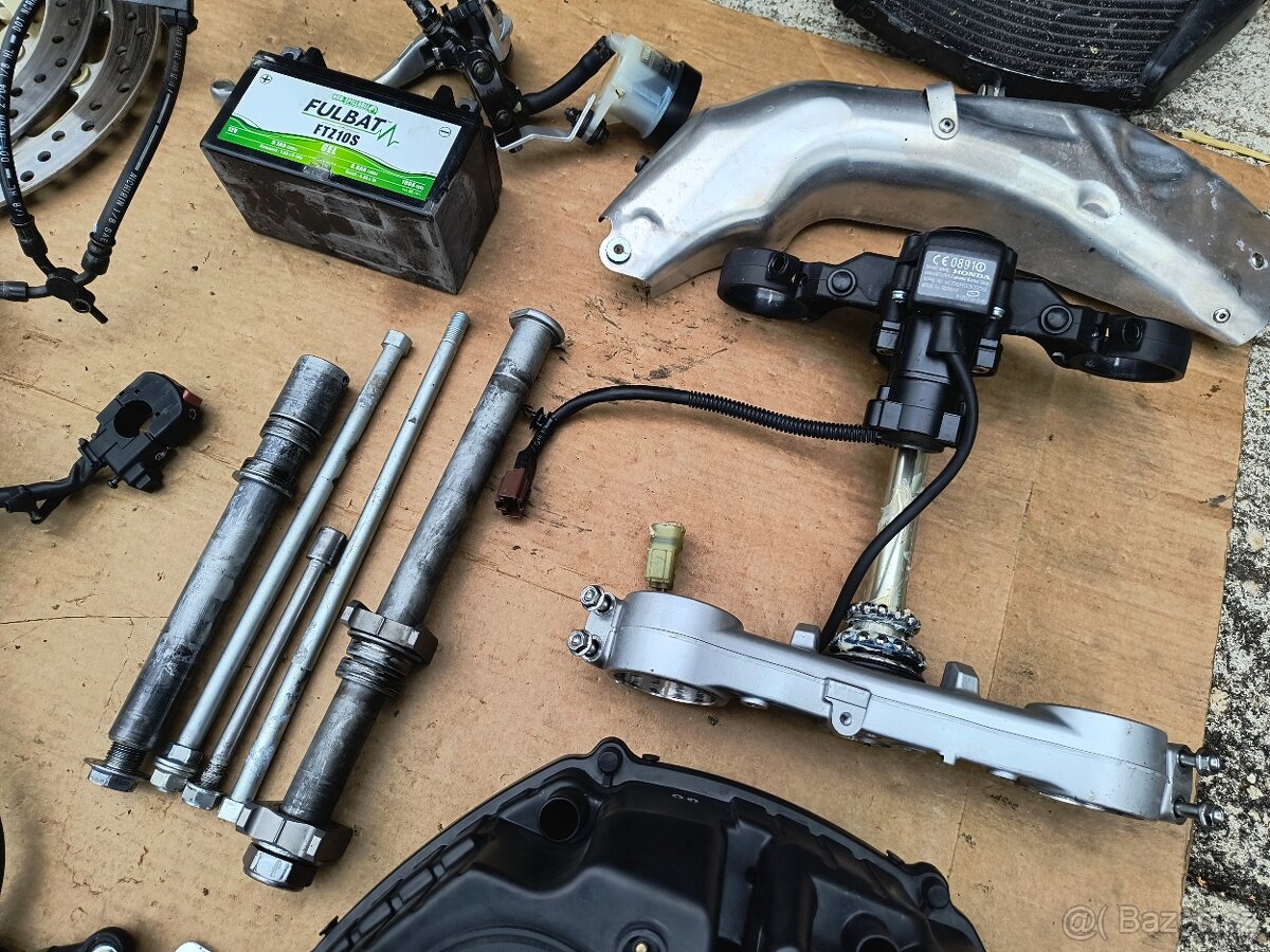 Náhradní díly Cbr 1000rr 2004-05 - 15