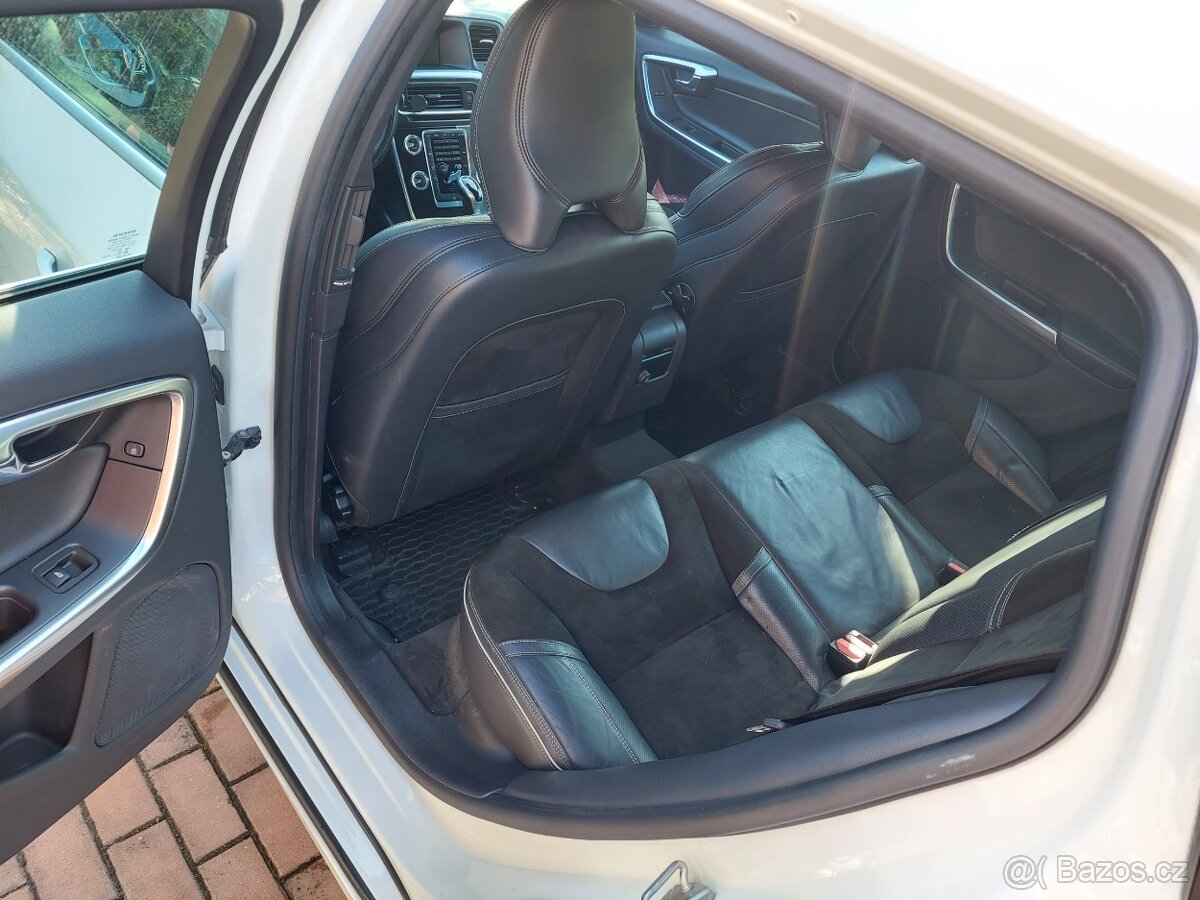 Volvo V60 R - 15