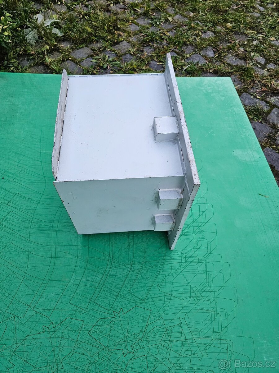 TREZOR NA ZAZDĚNÍ DO ZDI, PODLAHY - 15